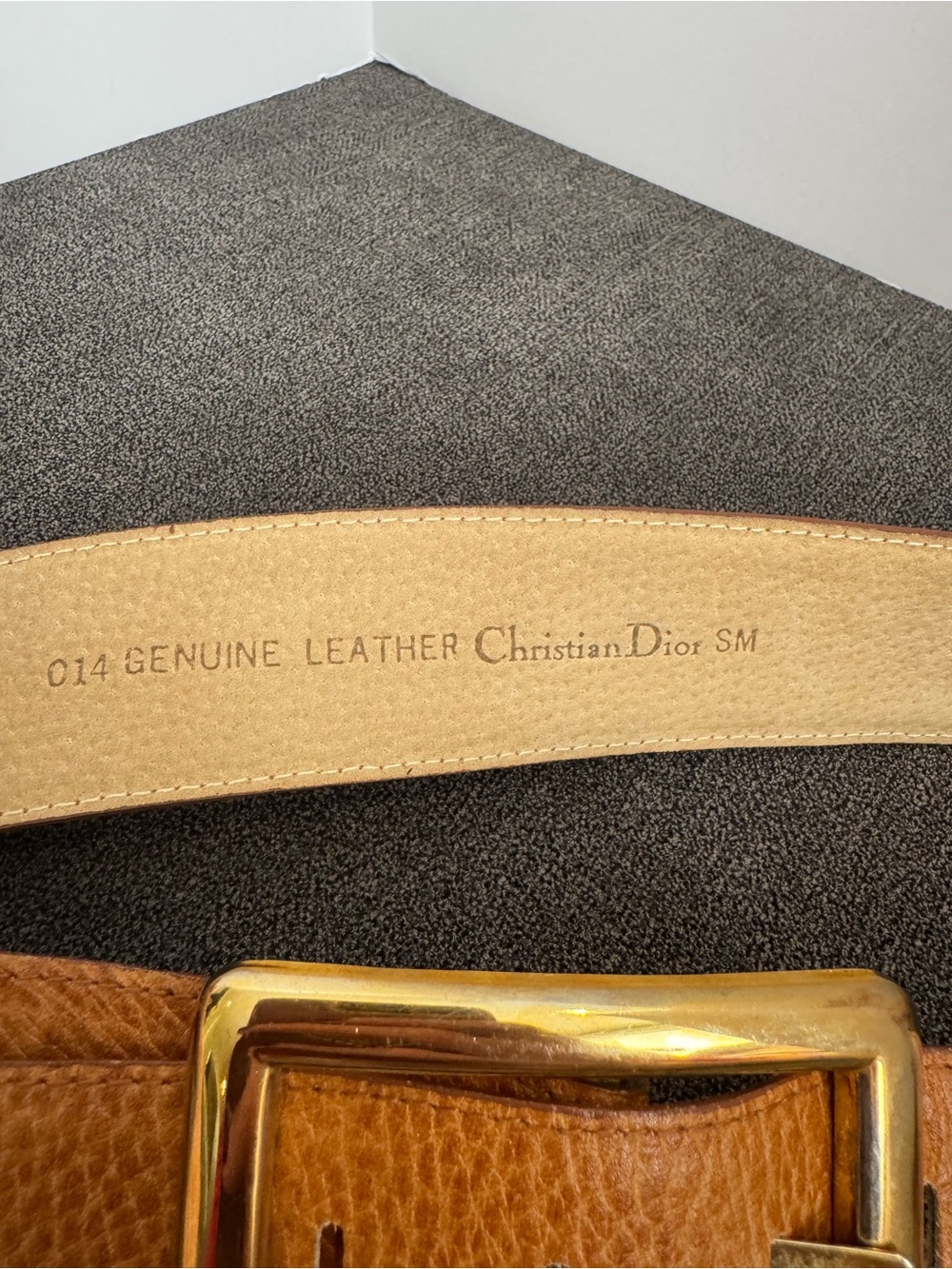 Vintage 80’s Christian Dior Women’s Tan Leather Belt with Gold Buckle Size SM - Picture 4 of 8